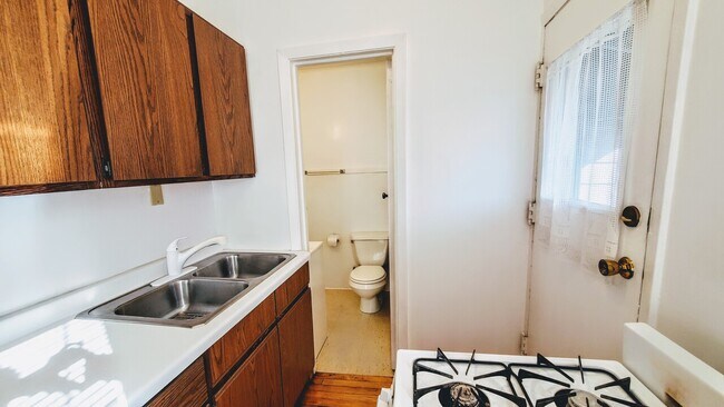 Photo - Willy Pad | 1259 Spaight St Unit 6