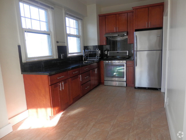 Building Photo - 1060 Powell St Unit 31 Rental