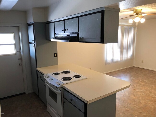 Photo - Charming 3 Bed 2 Bath home in Tempe with 2 car garage and big backyard