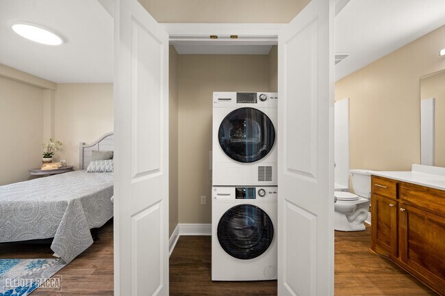 Photo - 3801 Halsey St Unit Apt 215