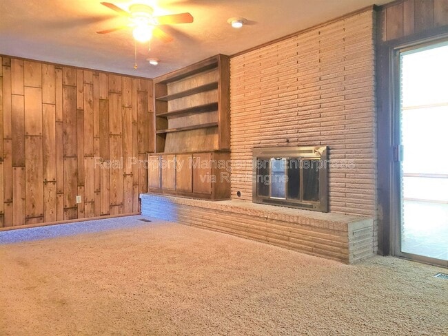 Photo - 301 S Ranchwood Manor Dr