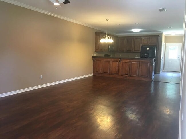 Photo - 108 Lemons Dr