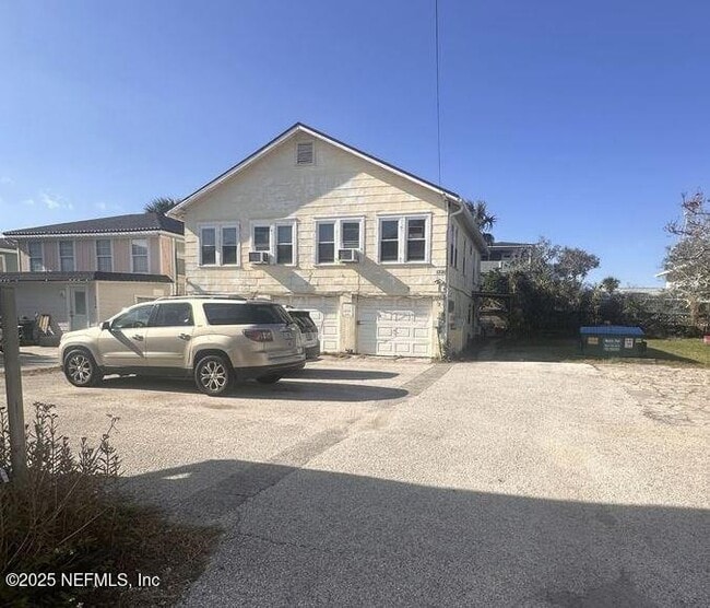 Photo - 1720 1st St N