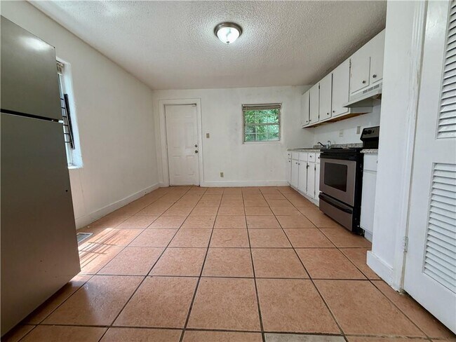 Photo - 1070 Ollie Cir NW