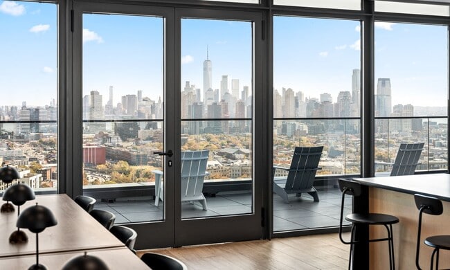 Photo - CMPND 26 Van Reipen