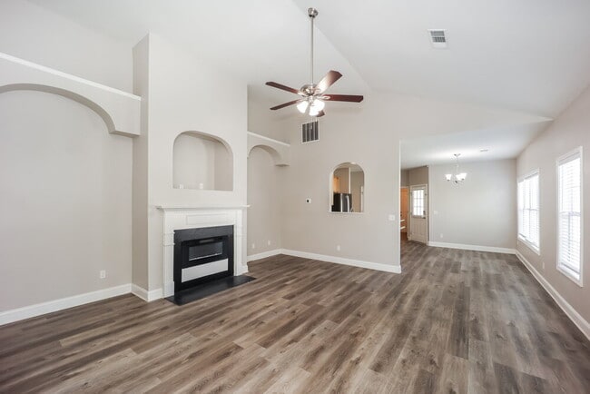 Photo - 83 Robinson Ln