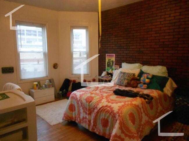 Photo - 3 Bedroom Close to BU West