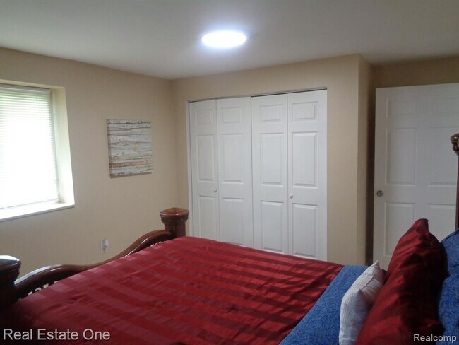 Photo - 29952 Eldred St