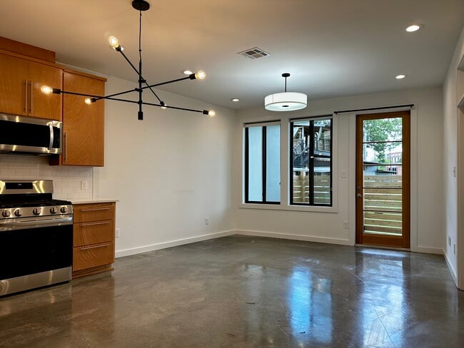 Photo - 101 Hamilton Pl