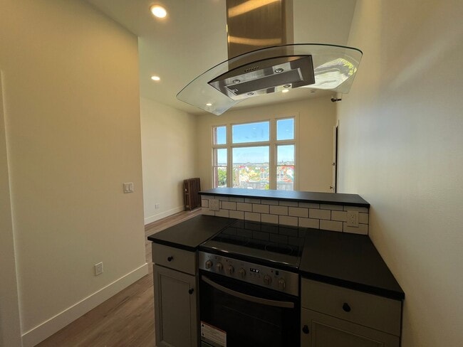 Photo - 1304 Bay St Unit 7