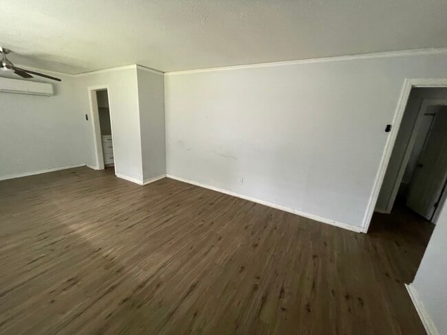 Photo - 1722 Dixie Dr