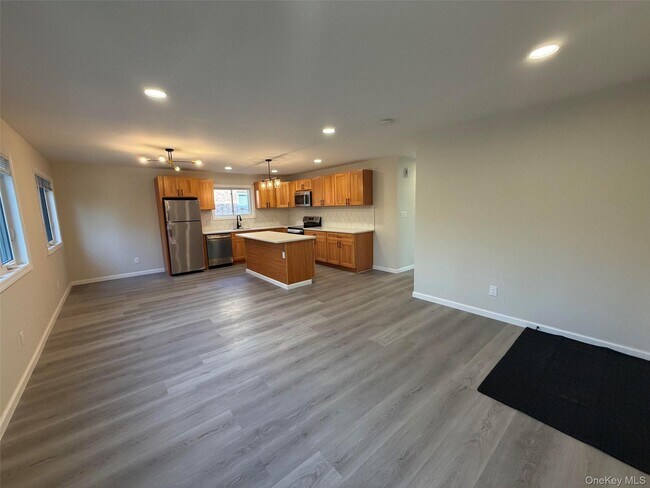 Photo - 14 Cornwall Ln