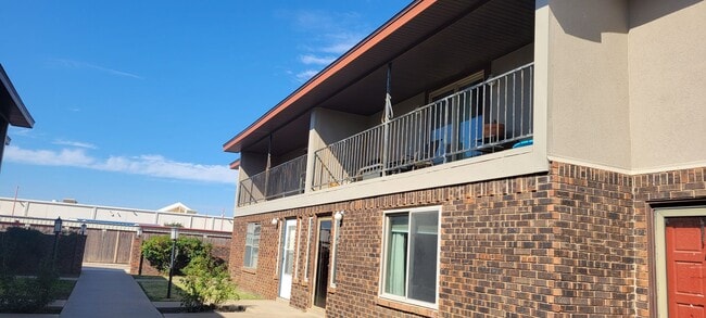 Photo - COLONIAL PARK LUXURY CONDO TOTAL UPDATED