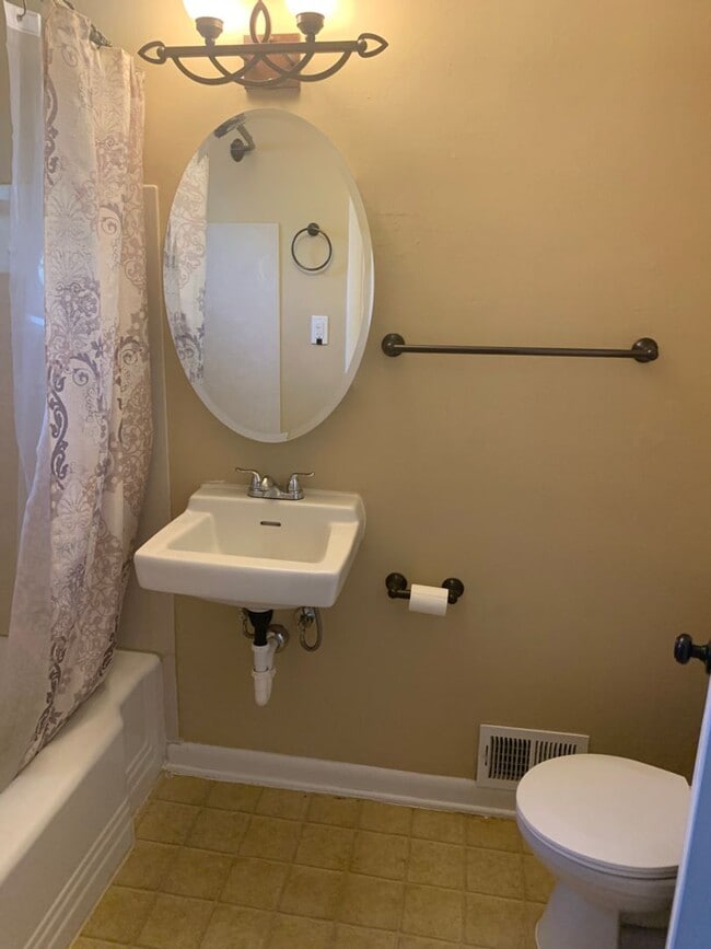 Photo - 102 Hulda Ln Unit 102 1/2 Hulda Lane