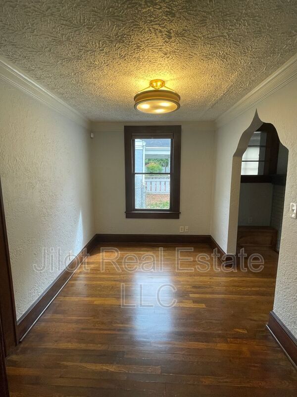 Photo - 1845 Lakewood Terrace SE