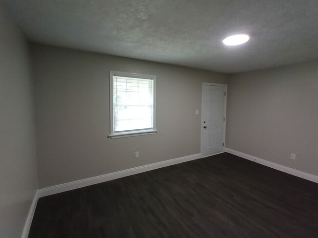 Photo - 47 Oakwood Dr