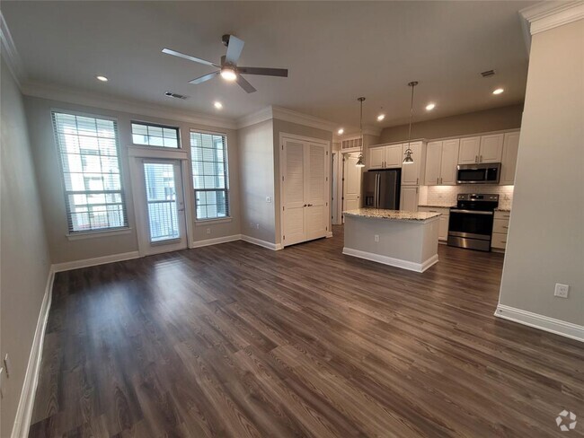 Building Photo - 2111 Austin St Unit 424 Rental