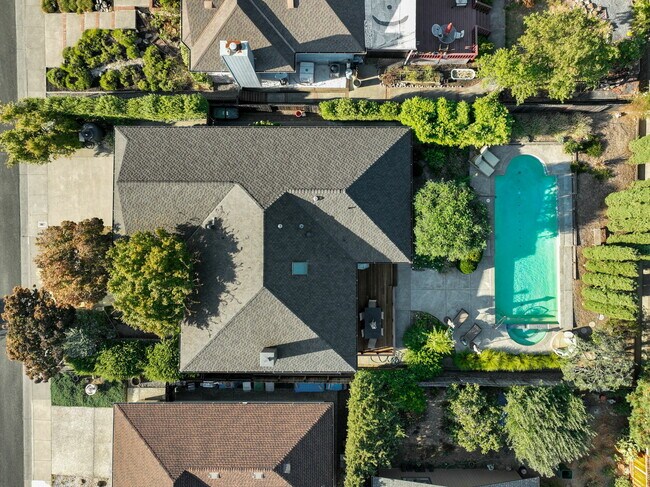 Photo - 1028 Maxwell St