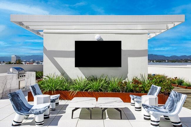 Photo - 1550 Lincoln Boulevard Santa Monica, CA 90401