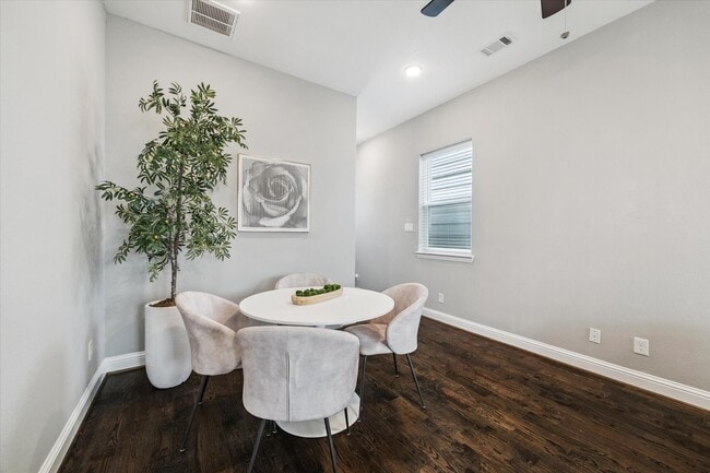 Photo - 5443 Camaguey St