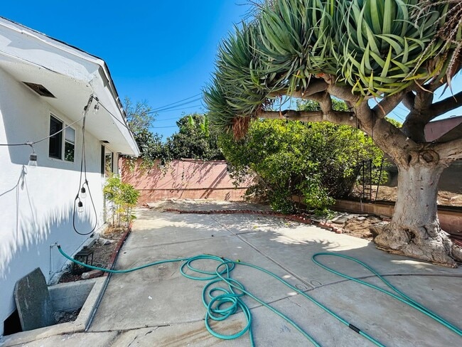 Photo - 5320 S Holt Ave