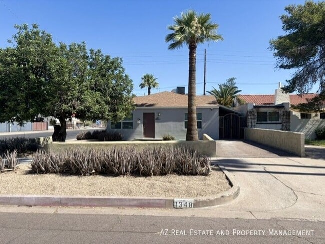 Building Photo - 1348 W Lynwood St