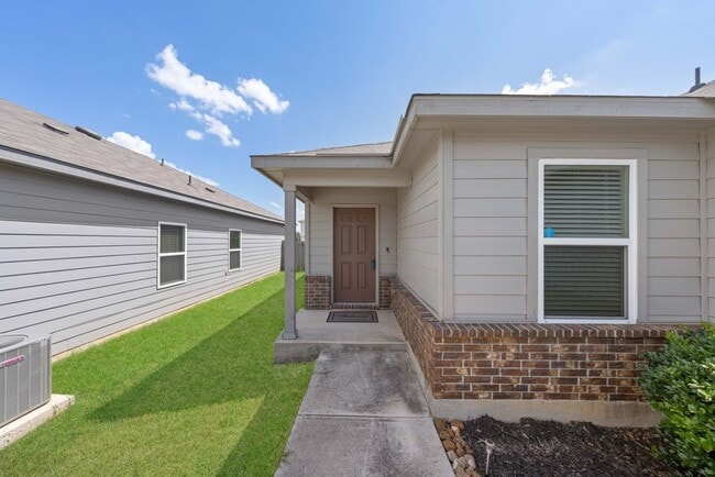 Spacious 3-Bed Home with Pool Access, Trails, and Fenced Yard in Converse