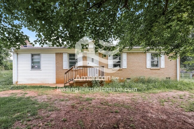 Photo - 643 Woodvale Rd