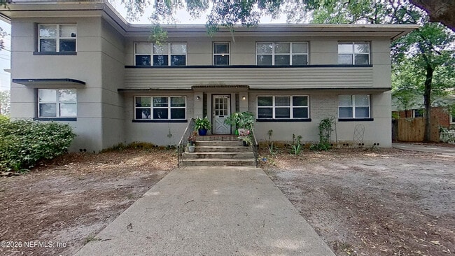 1464 Holmesdale Rd Unit 4
