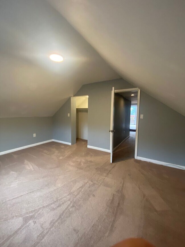 Photo - 233 S State Rd Unidad 2nd Fl