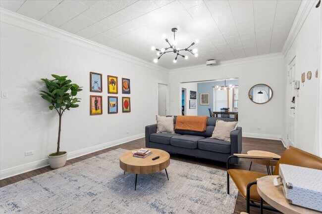 Photo - 2050 W Mistletoe Ave