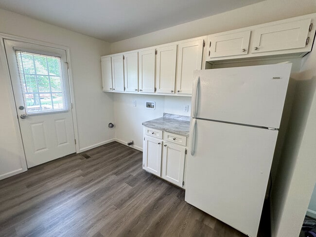 Washer and dryer hookup in kitchen - 2104 Francis St Unit B