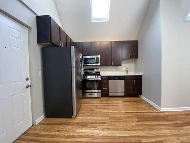 Stainless steel appliances - 1835 N Paulina