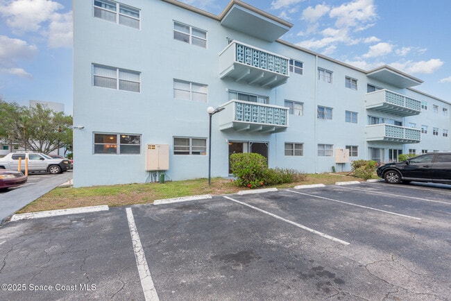 Building Photo - 223 Columbia Dr Unit 101 Rental