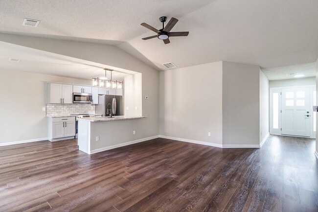 Photo - 1216 Dylan Way
