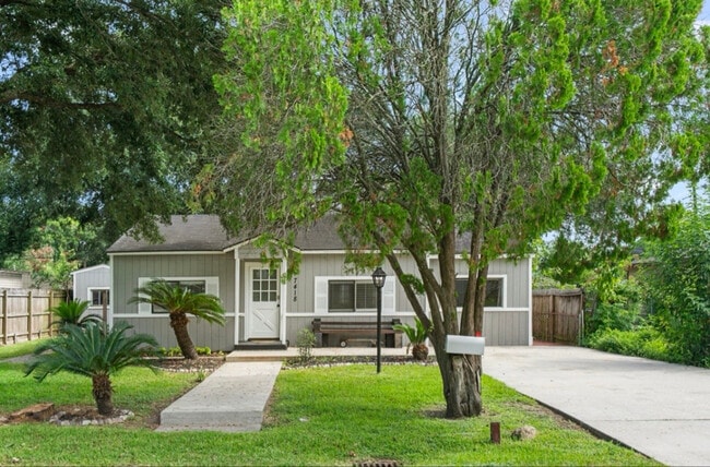 7418 Oscar Dr