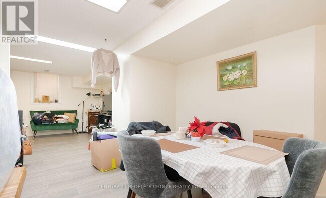 Photo - 362 Kingsbridge Garden Cir