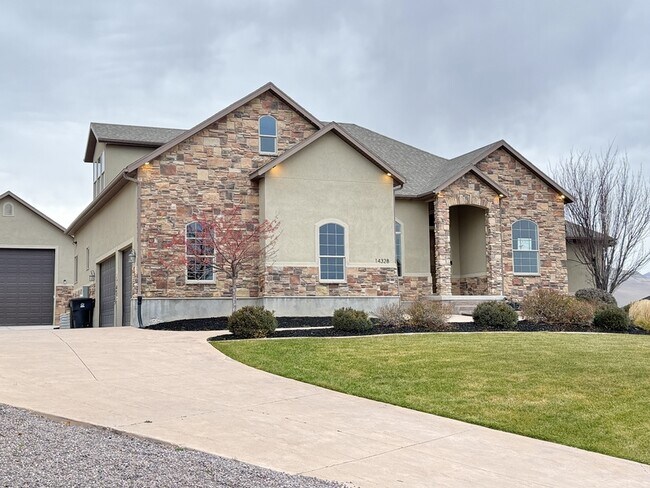 Building Photo - 14328 S Log Home Ln