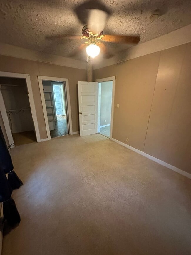 Photo - 208 NE 9th St