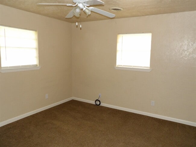 Photo - 1033 SE Alta Ln