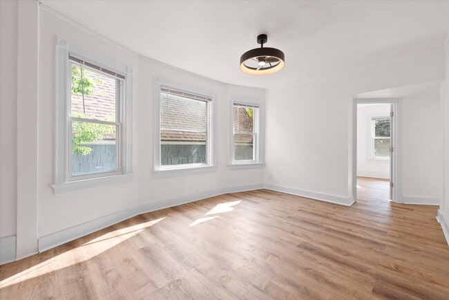 Photo - 2026 E Kenilworth Pl