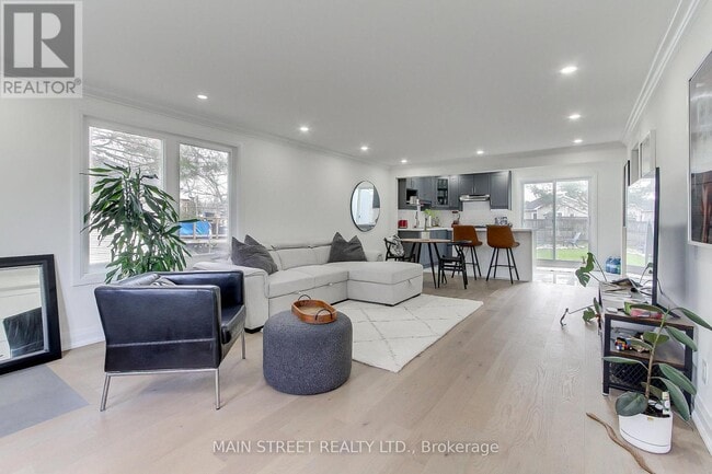 Photo - 127 Woodfield Dr