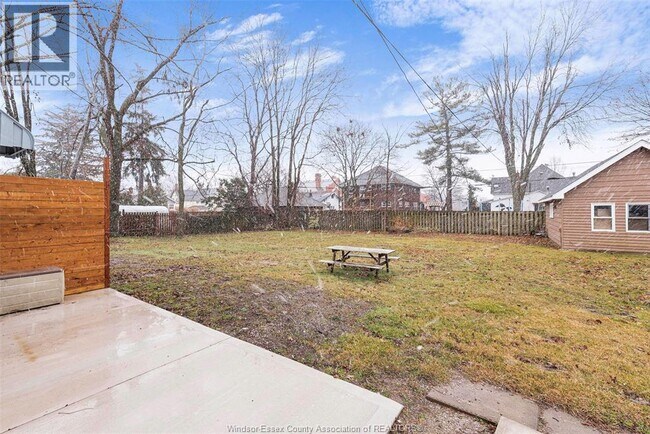 Photo - 21 Pearl St W