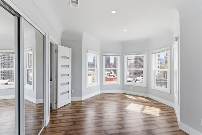 Building Photo - 903 Pine St Unit 45