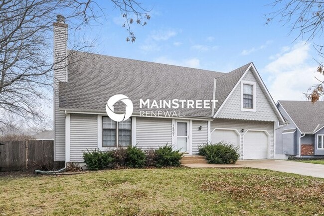 Photo - 3 Bedroom Pet-Friendly Home in Olathe, KS ...