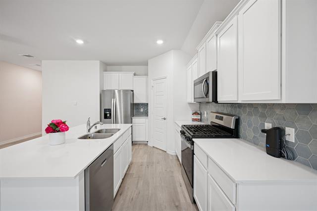 Photo - 907 Marigold St