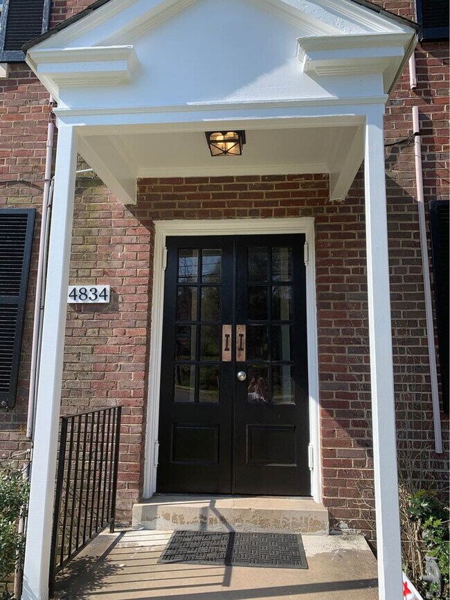 Photo - 4834 Reservoir Rd NW