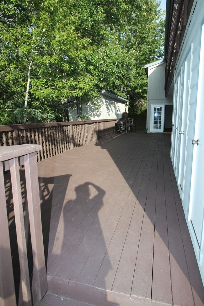 Photo - 3 Bedroom Apartment in Jewel Lake w/ Garage!