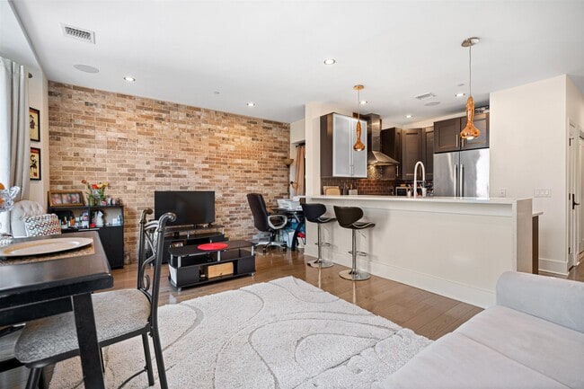 Photo - 227 4th St Unit 201