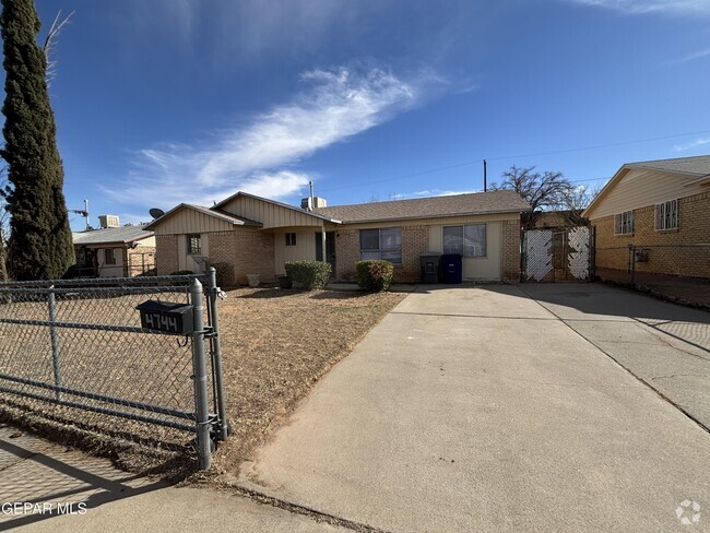 Building Photo - 4744 El Campo Dr Rental